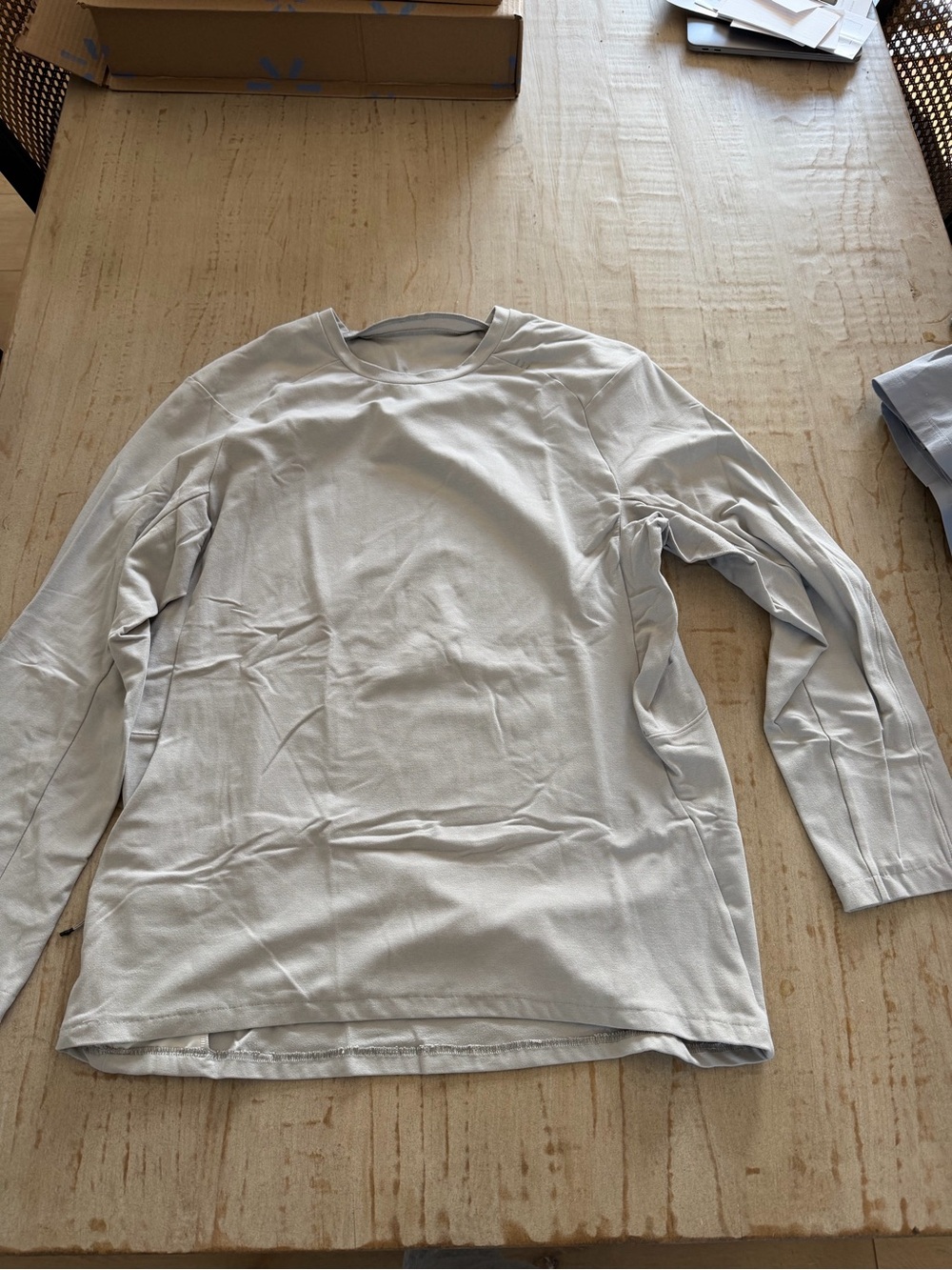 lululemon athletica Men's Long Sleeve Crew — Light Gray